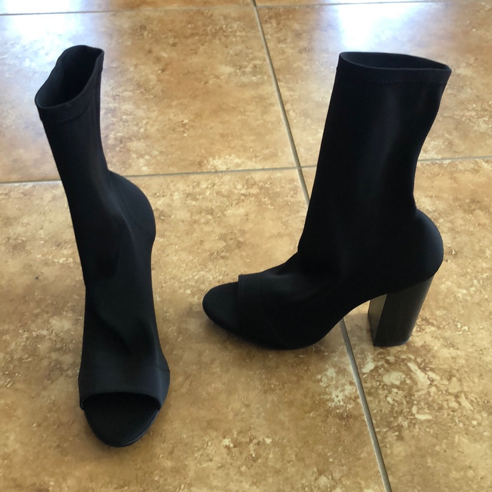 NWOT TONY BIANCO BOOTS